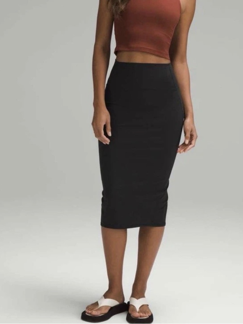 Lululemon Nulu Slim Fit Hig Rise HR Midi Skirt Women’s Size 6 Black